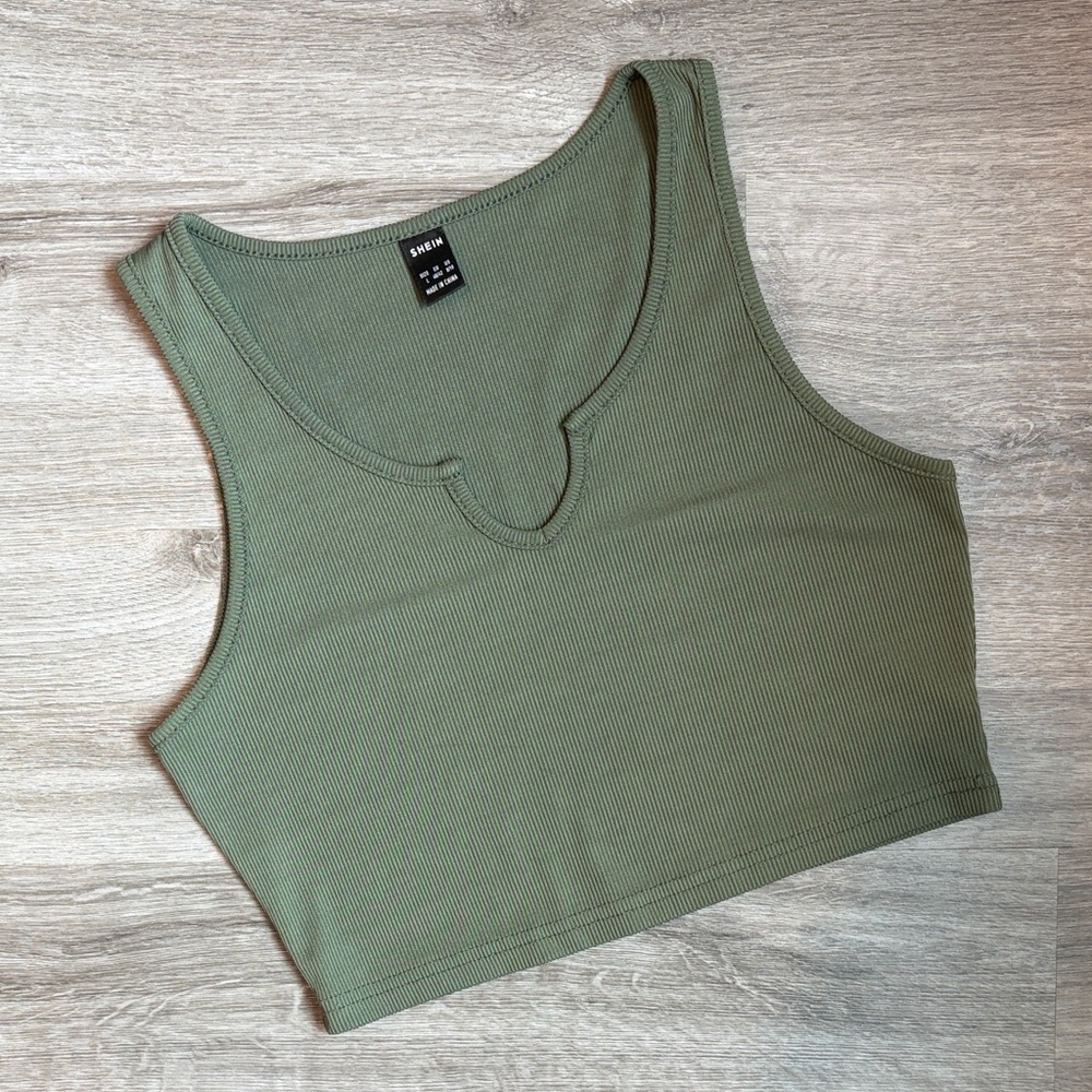 SHEIN green ribbed cropped top